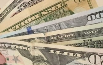 Белоруска одолжила у знакомой 52 тысячи долларов, у другой — 13. Возвращать и не собиралась