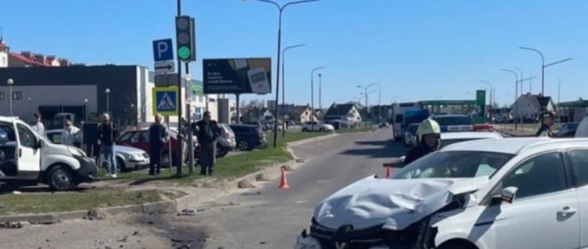 Два водителя госпитализированы после аварии в Кобрине