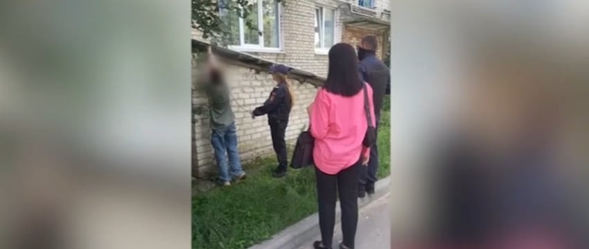 Юные минчанки делали закладки в Борисове