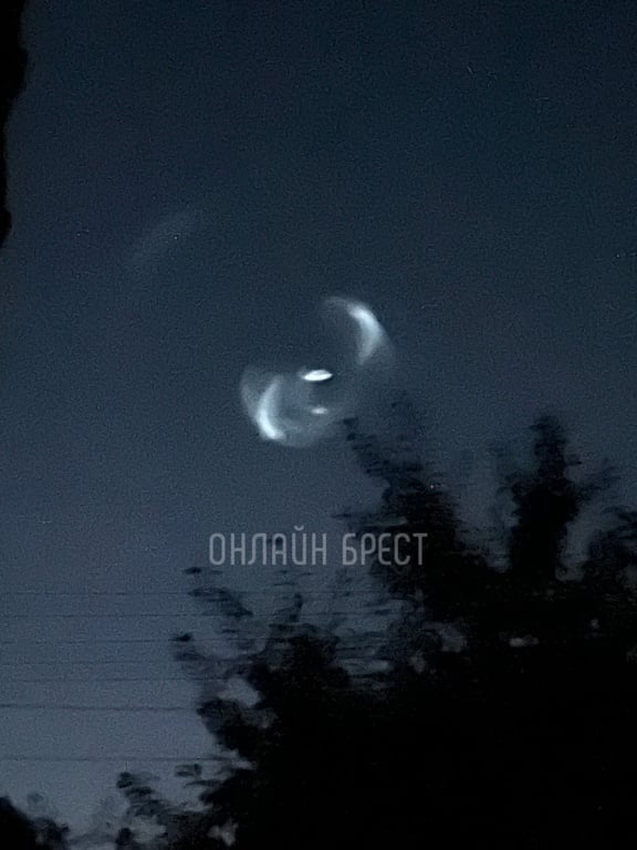 В небе над Брестом читатели наблюдали странный объект. Что это было?