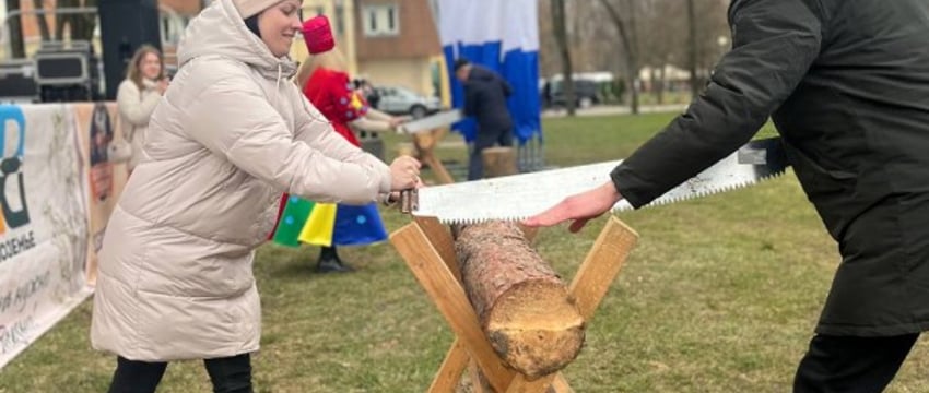 В Бресте проходят народные гуляния «Широкая масленица». Фоторепортаж