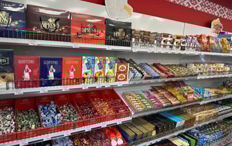 Белорусам предложили скидки 20% на подарочные наборы конфет. А на кило каких сладостей — 30%? — Фото