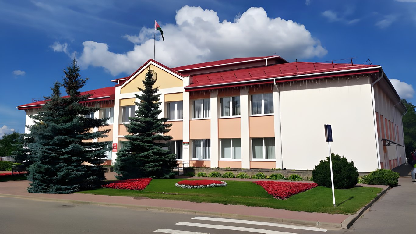 В Миорах затеяли модернизацию райисполкома, на это потратят более 300 тыс. руб.