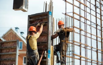 Минстройархитектуры повысило оплату работы белорусских строителей. На сколько?