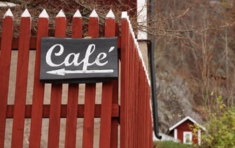 Продажи новых премиальных автомобилей в РФ снизились впервые за 20 месяцев