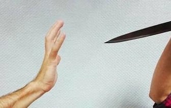 За слова "почему квартира грязная" жительница Лунинца ударила сожителя ножом