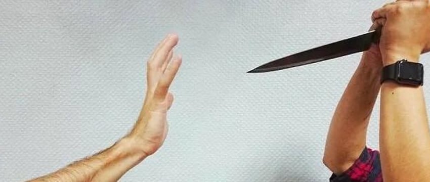 За слова "почему квартира грязная" жительница Лунинца ударила сожителя ножом