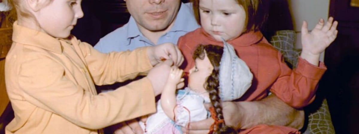 Роскосмос поделился уникальными фото из семейного архива Гагарина — Фото