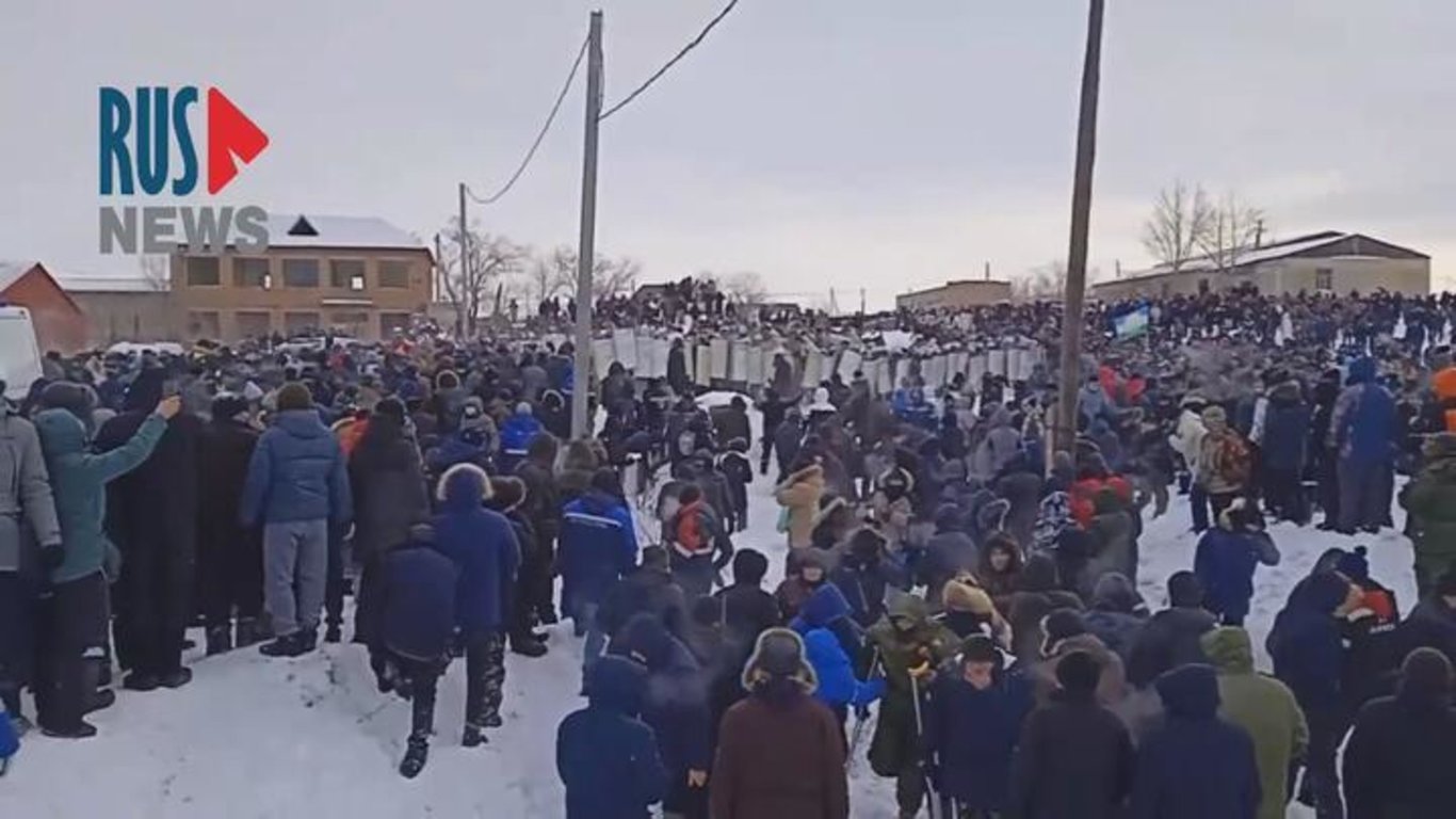 Протесты в Баймаке 17 января. Скриншот видео