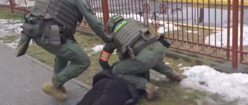 Брестчанина задержали за угрозы таможеннику