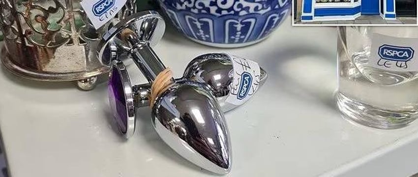 На витрину магазина выставили анальные пробки, перепутав с дверными ручками