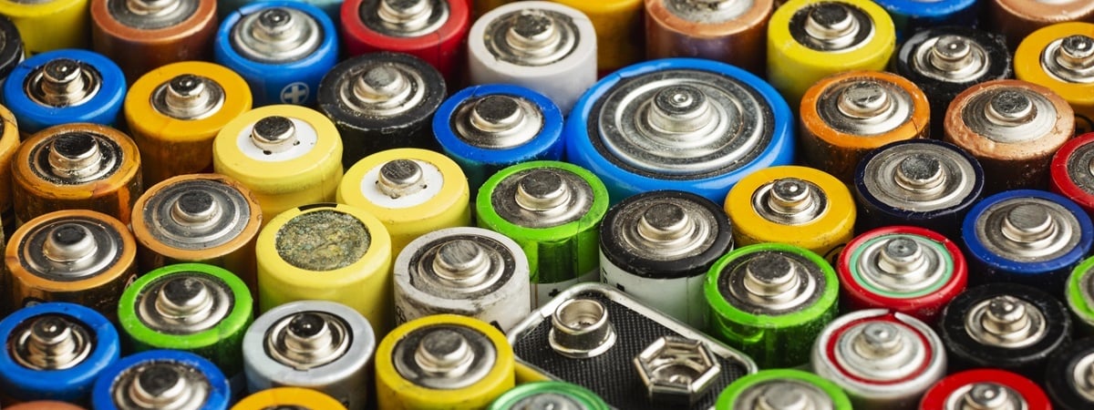 Правда ли, что постукивание по севшим батарейкам продляет им жизнь? Разобрались в способах «реанимации» — Полезно