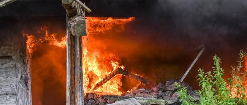 Гомельчанин залез в чужой сарай и сгорел там