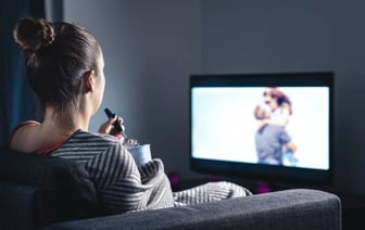 «Белтелеком» запустил 3 канала с «эксклюзивными» сериалами. На каких кнопках пообещали кино о вампирах и содержанках?