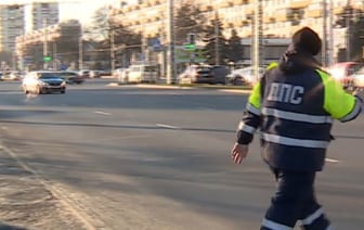 В Бресте сотрудники ГАИ останавливали водителей, которые говорили по телефону за рулем. Что им за это было?
