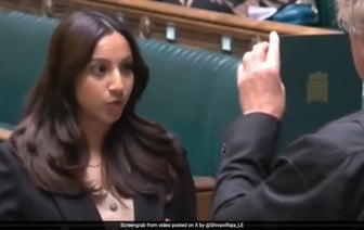 Депутат Парламента Великобритании индийского происхождения Шивани Раджа принимает присягу на "Бхагавад-Гите"