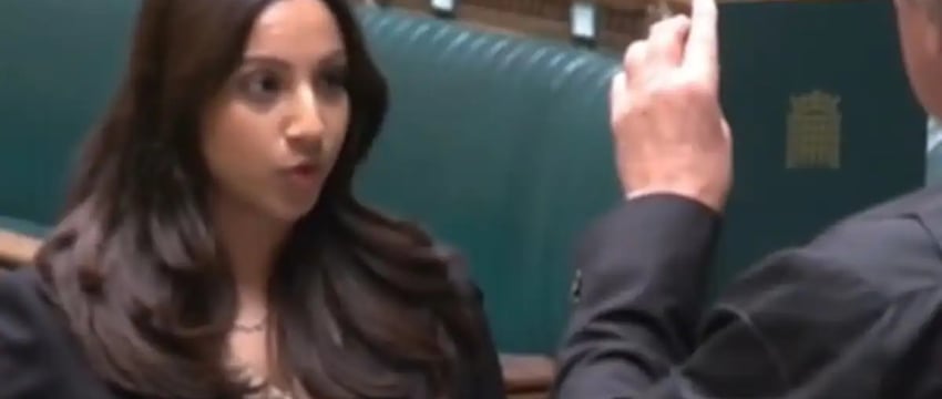 Депутат Парламента Великобритании индийского происхождения Шивани Раджа принимает присягу на "Бхагавад-Гите"
