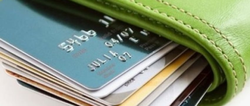 Жительница Лунинецкого района украла у соседки банковскую карту и совершала по ней покупки