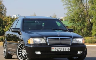 «Самая дорогая — мелочовка!» Белорус восстановил Mercedes-Benz C-Class (W202)
