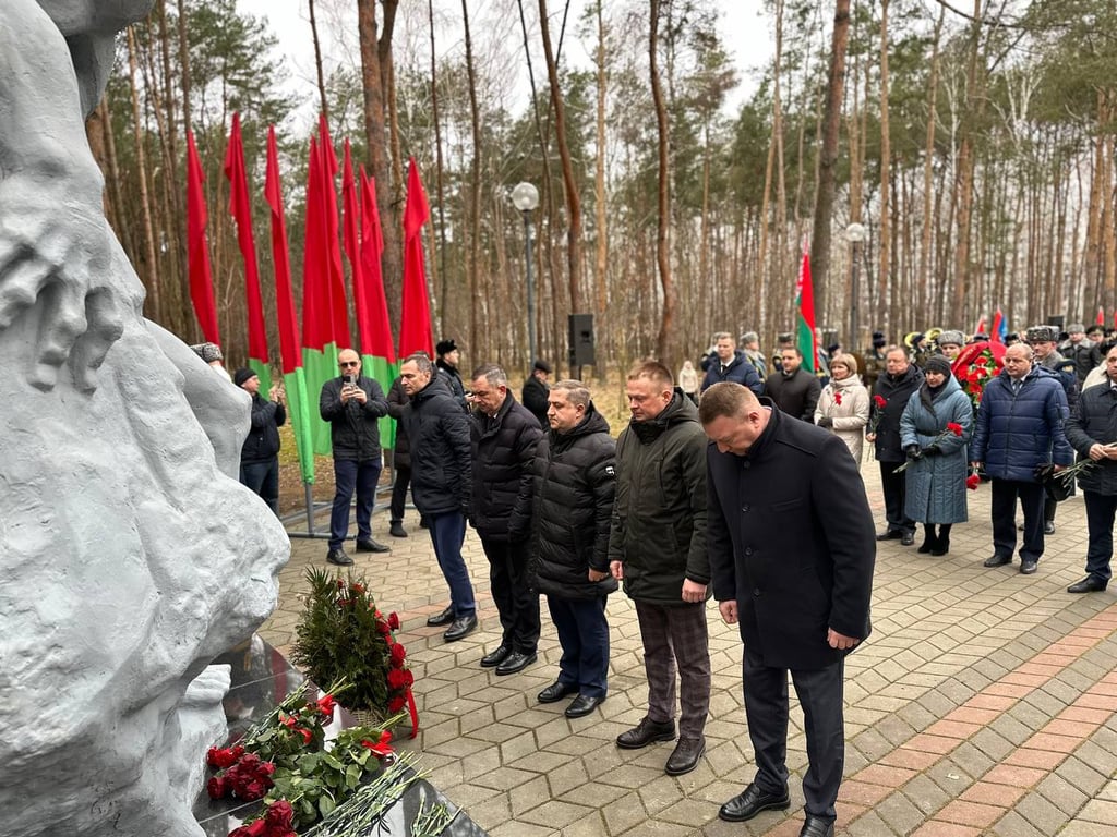 В Бресте в парке воинов-интернационалистов состоялся митинг