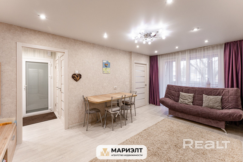 В Минске кошка продает «трешку» с интересной планировкой. Сколько просит за жилье?