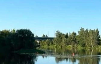 В Березино утонул подросток. Парень прыгнул в воду с буйка