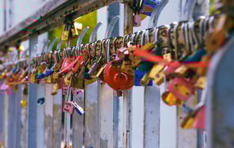 Финляндия планирует досрочно завершить строительство ограждения на границе с РФ