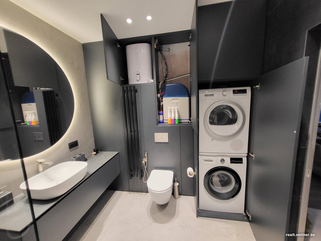 Пара белорусов потратила солидную сумму, чтобы сделать из санузла «черную жемчужину»