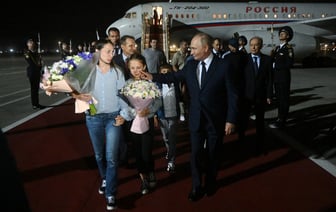 Как два русских шпиона работали под прикрытием вместе со своими детьми