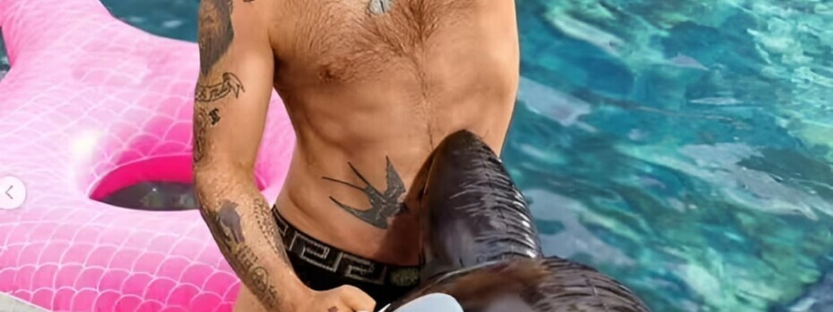 Робби Уильямс снялся без штанов и получил звание «самого сексуального мужчины на свете» — Фото