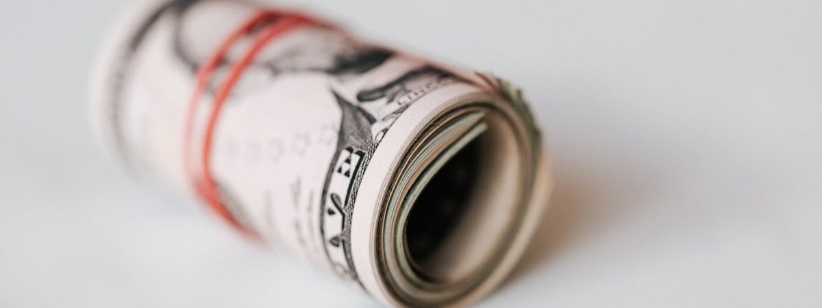 В бюджетном секторе Беларуси рост реальных зарплат отстает от среднего уровня