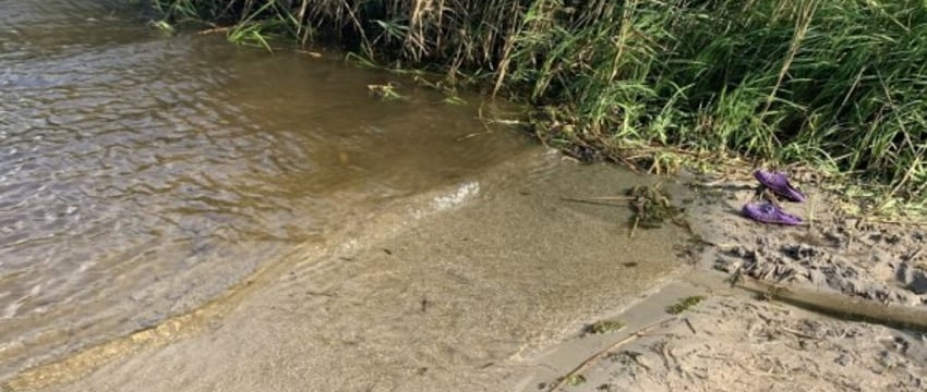 «Сейчас ты будешь за ним нырять!». Пьяный белорус толкнул в реку двух школьников