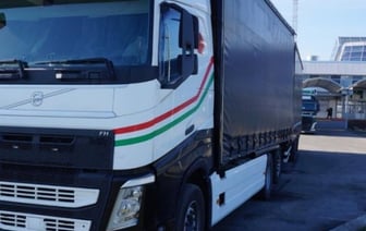 В Беларусь везли два тягача Volvo за $18 тысяч. Брестские таможенники такой цене не поверила