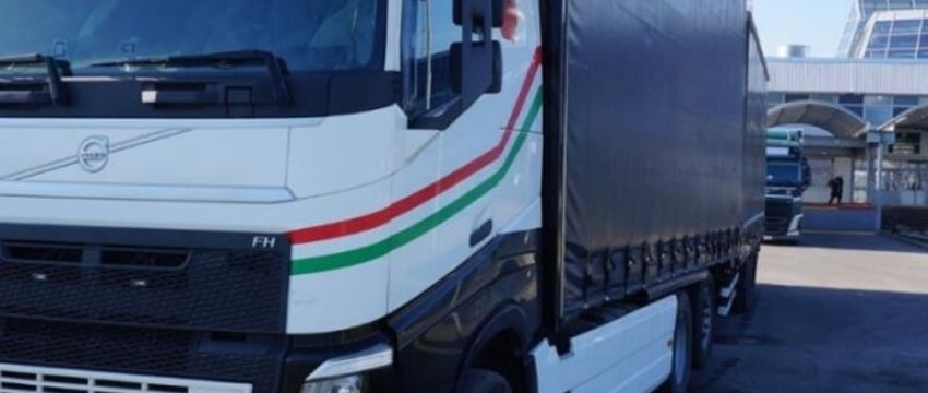 В Беларусь везли два тягача Volvo за $18 тысяч. Брестские таможенники такой цене не поверила