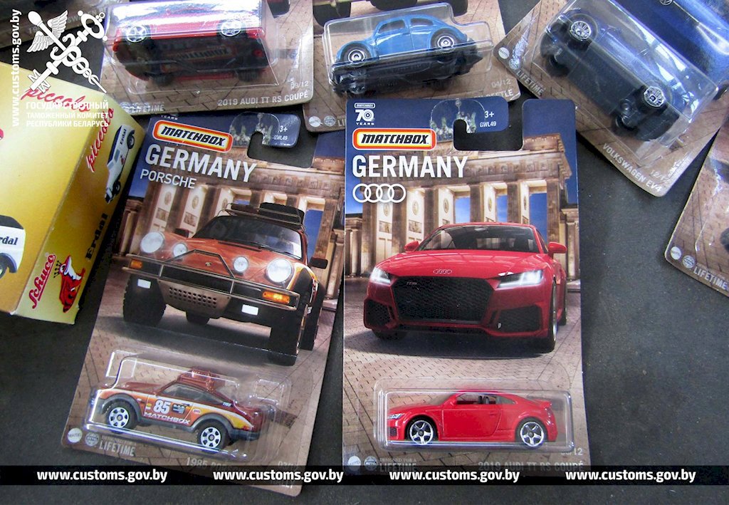 На границе с Польшей задержали партию коллекционных моделей авто