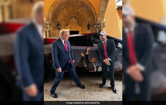 Скандальный американский влиятельный человек подарил Дональду Трампу кибертрак Tesla.