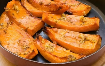 Как правильно запечь тыкву в духовке? Вот какие 3 специи идеально дополнят вкус овоща — Полезно