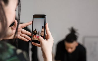 «Заколдованные грибы» — В TikTok завирусилось видео с фиолетовой находкой с «тихой охоты». Растут ли в Беларуси? — Видео
