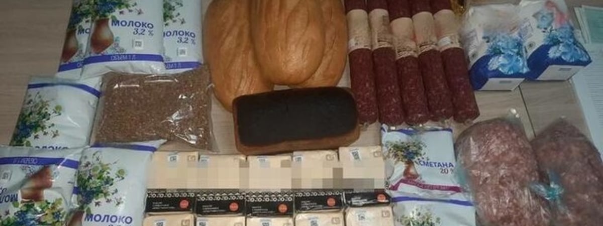 В Слуцке поймали повара колледжа, которая выносила набитую продуктами сумку из столовой. Ее разовый «улов» впечатляет