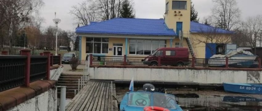 В Пинске работники ОСВОД спасли девушку, которая перевернулась на байдарке