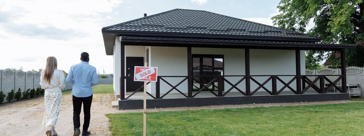 Российские инвесторы просят Банк России проверить рейтинги АКРА по бондам Беларуси