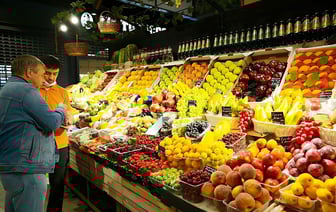 В белорусских магазинах появился фрукт, который нужно закатать… на лето. Займет не больше 30 минут — Полезно