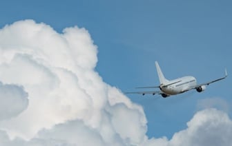 Стюардесса назвала лучшие места на борту самолета