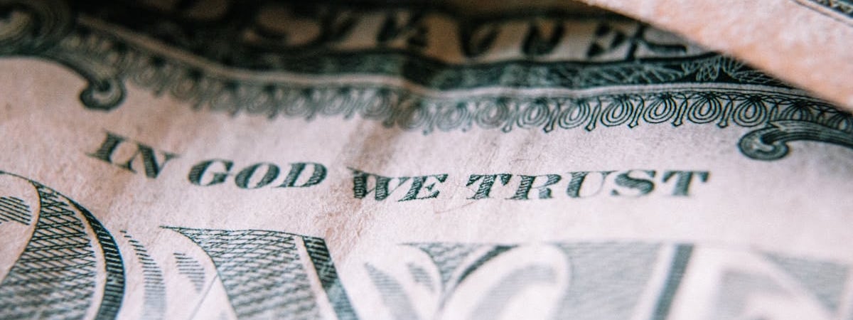 Средняя зарплата в Беларуси в ноябре 2023 года выросла на 4,4 рубля