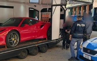 В Италии задержали Ferrari, который везли некоему белорусу в Германию