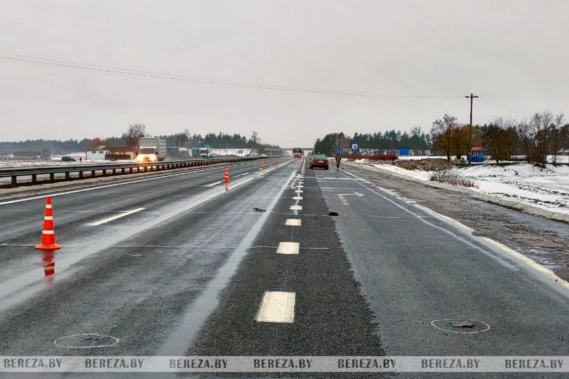 На трассе М1 в Березовском районе погиб пешеход