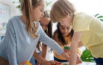 Защитить от экстремизма. Что меняется в законодательстве о правах детей