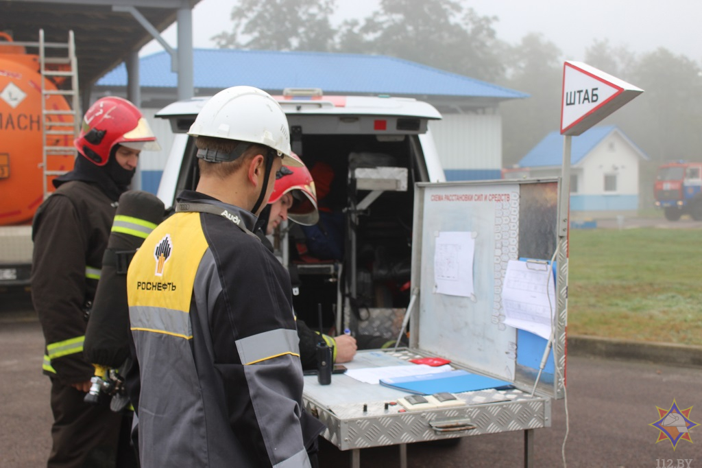 Спасатели в Бресте провели учения на складе нефтепродуктов