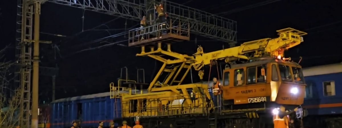 Задержка – до 4 часов. БелЖД пустила поезда на Москву по новому маршруту из-за обрушения моста в России — Видео