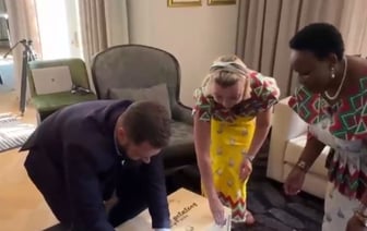 Картофель с личного подворья Лукашенко передали первой леди Зимбабве